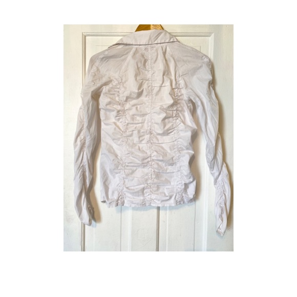 White blouse - Picture 2 of 2